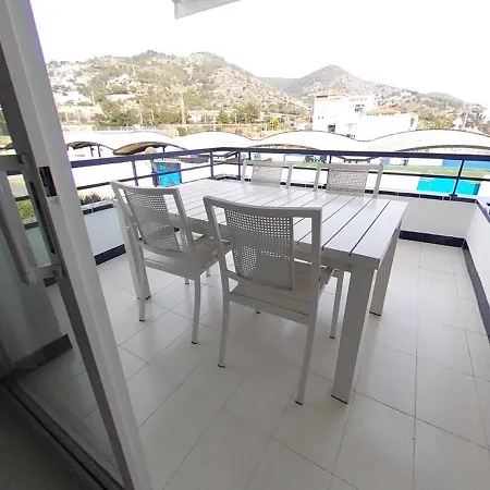 Romantic Apart * Sitges